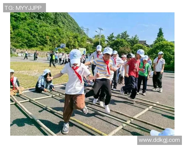 足球明星马超携家人共度欢乐时光展现温馨家庭生活的点滴瞬间