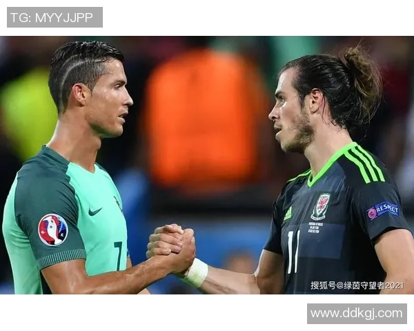 国际足球明星同框合影展现友谊与竞技精神的精彩瞬间